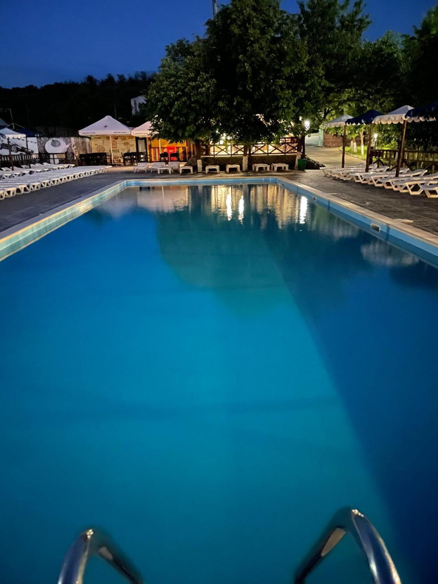 Mayak Resort Kam'yani Potoky Ngoại thất bức ảnh
