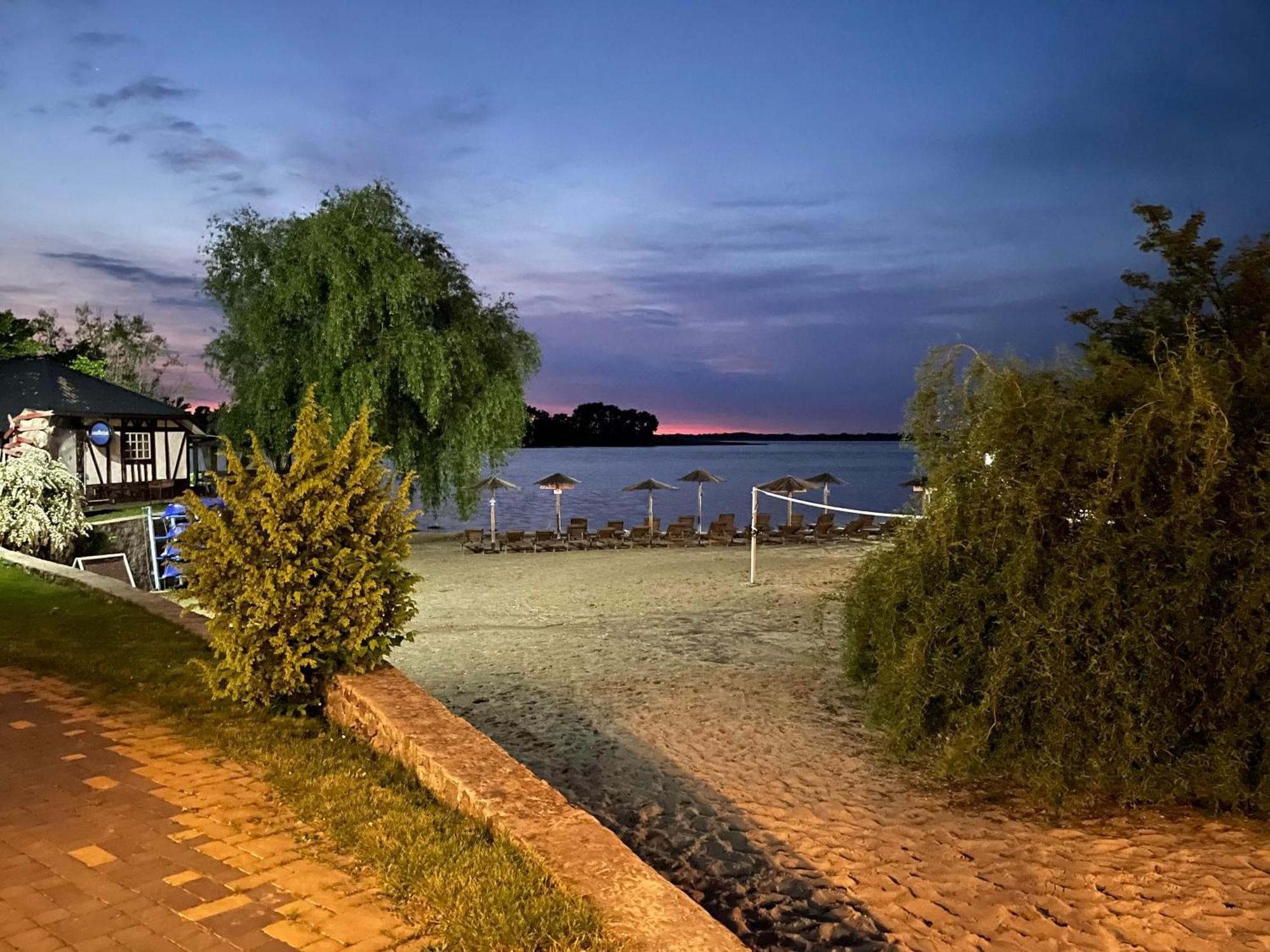 Mayak Resort Kam'yani Potoky Ngoại thất bức ảnh
