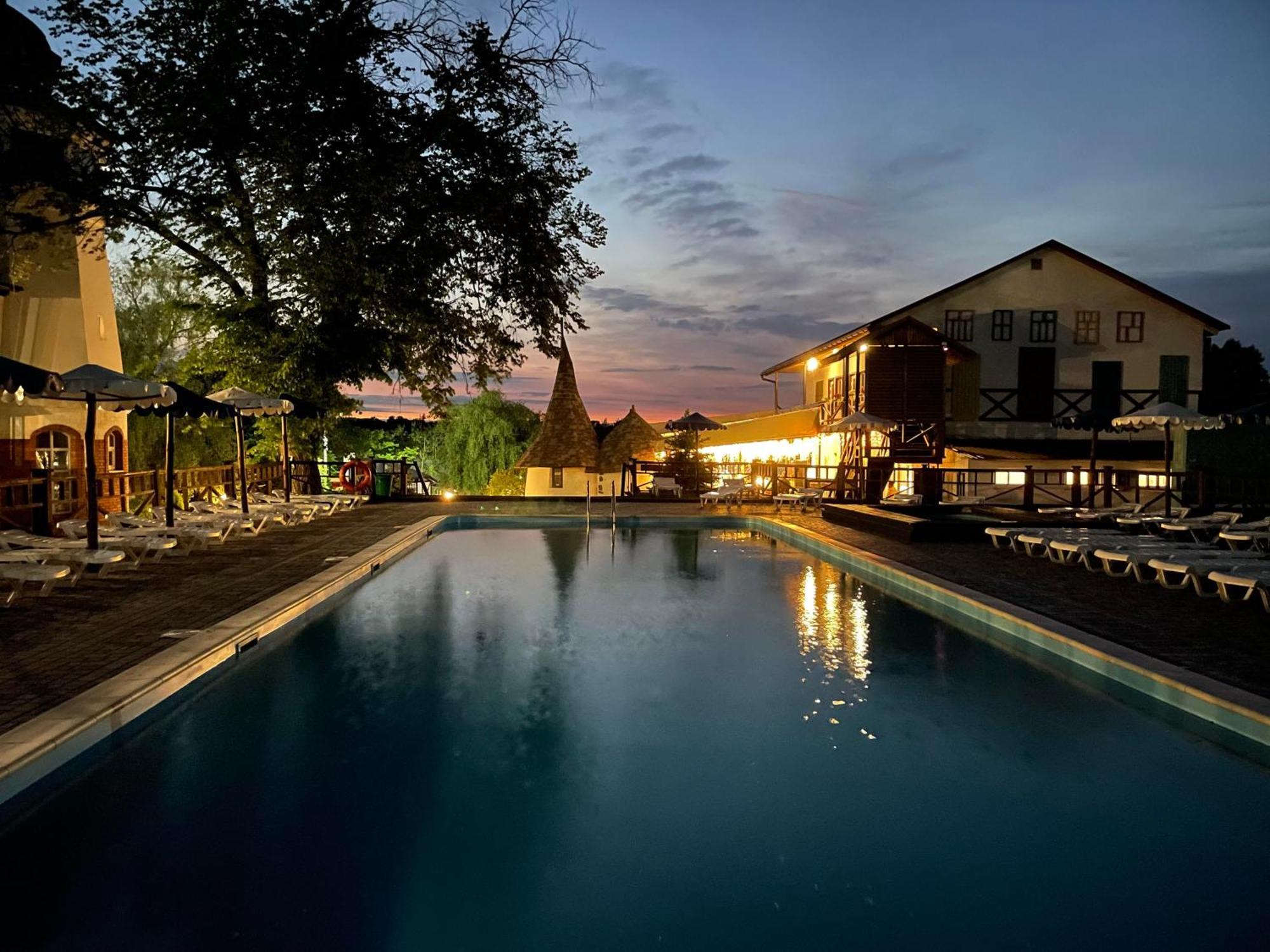 Mayak Resort Kam'yani Potoky Ngoại thất bức ảnh
