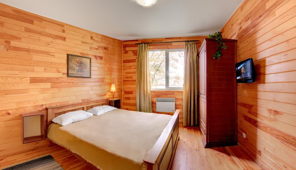Mayak Resort Kam'yani Potoky Phòng bức ảnh
